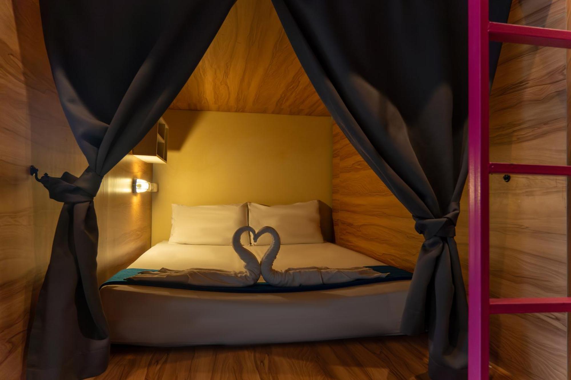 Slumber Surf Phuket Kataホステル エクステリア 写真