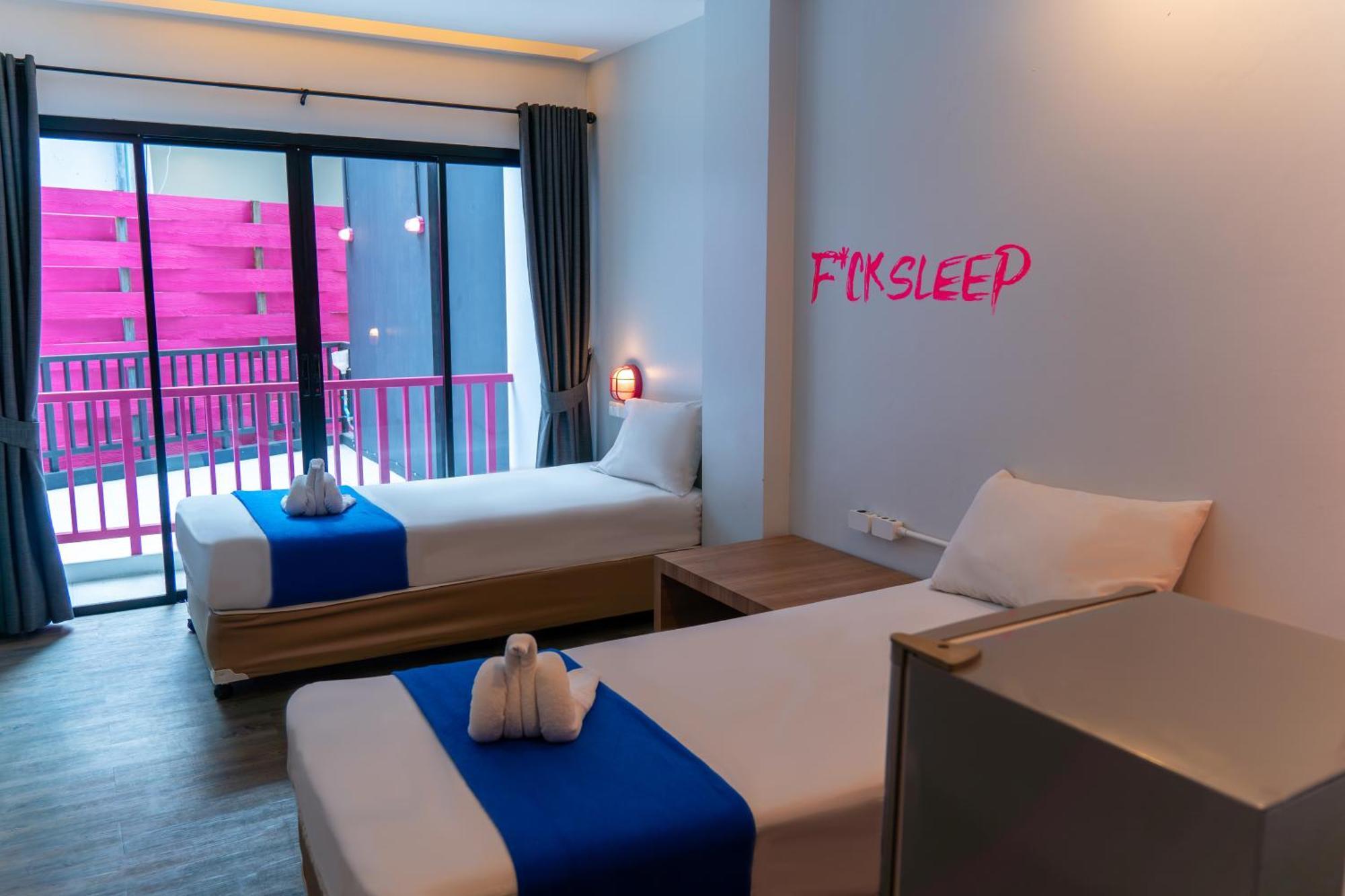 Slumber Surf Phuket Kataホステル エクステリア 写真