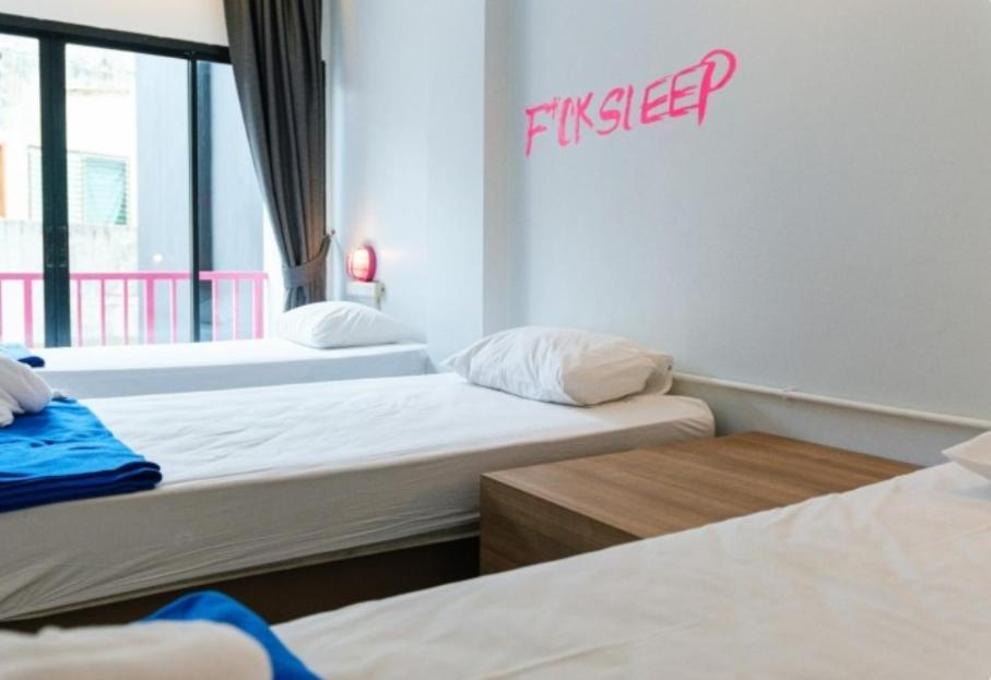 Slumber Surf Phuket Kataホステル エクステリア 写真